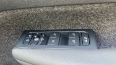 Volvo XC40 2.0 B4P Plus Dark 5dr Auto Petrol Estate